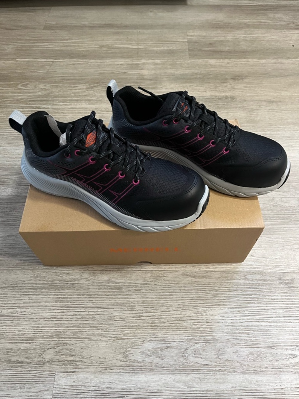 Merrell Carbon Fiber Sneaker Moab Flight CF Women’s 7 Black Fuchsia Work Shoes